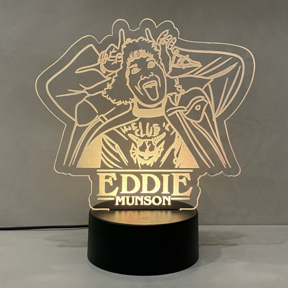 Lampada Eddie Munson Stranger Things con Scritta Personalizzata Regplex Base LED RGB - immagine 4