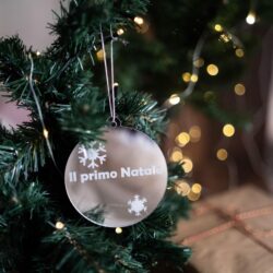 Pallina di Natale - "Il Primo Natale di... " - Decorazioni in Plexiglas Regplex Scritta Personalizzata PNP-3 - immagine 2