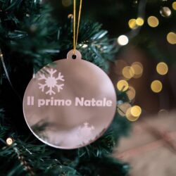 Pallina di Natale - "Il Primo Natale di... " - Decorazioni in Plexiglas Regplex Scritta Personalizzata PNP-3 - immagine 3