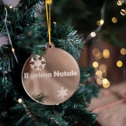 Pallina di Natale - "Il Primo Natale di... " - Decorazioni in Plexiglas Regplex Scritta Personalizzata PNP-3 - immagine 4