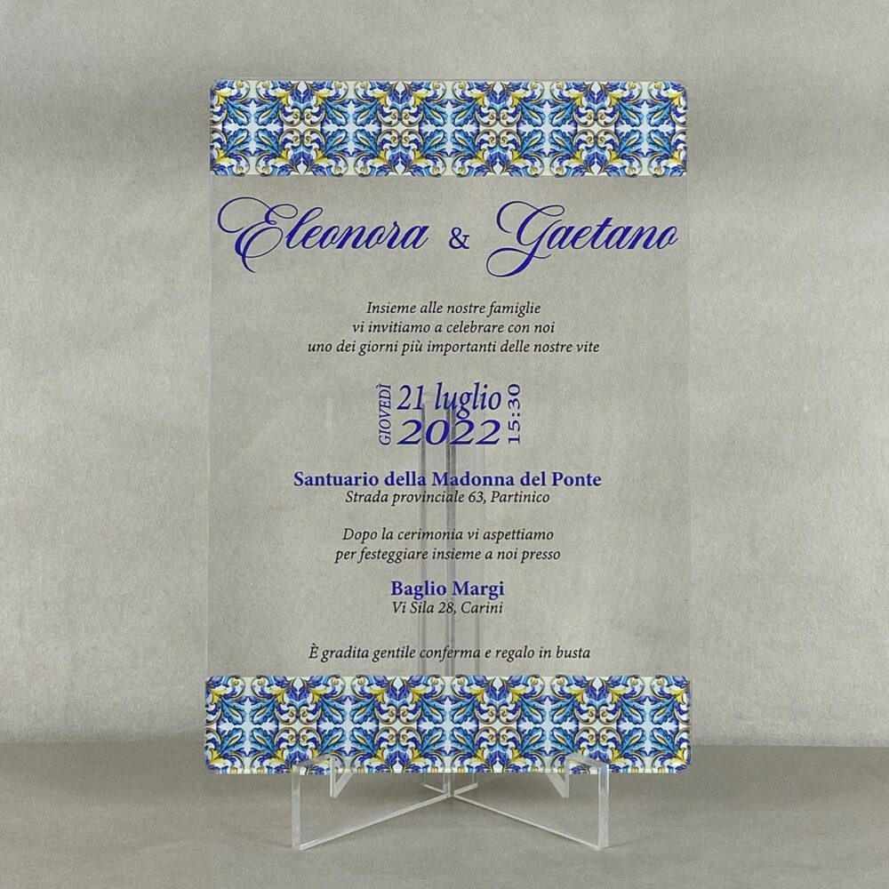 Partecipazioni in Plexiglas personalizzate - Dettaglio Maioliche Azzurro Regplex Eventi - Wedding - Cerimonie - Matrimonio - Feste - immagine 2
