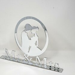 Scritta Mr & Mrs in Plexiglas Regplex Sposi e Anello - immagine 2