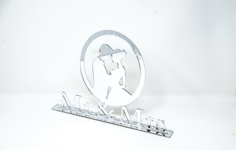 Scritta Mr & Mrs in Plexiglas Regplex Sposi e Anello - immagine 4