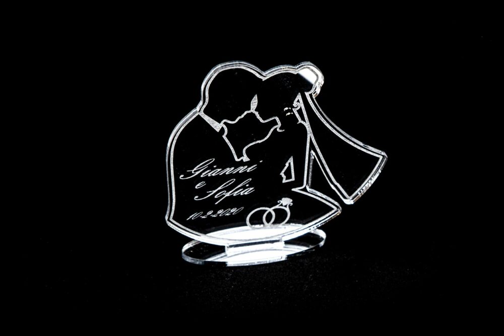 Sposi in Plexiglas in versione accessorio per Bomboniera Personalizzata Regplex Eventi - Wedding - Matrimonio - Cerimonie - immagine 2
