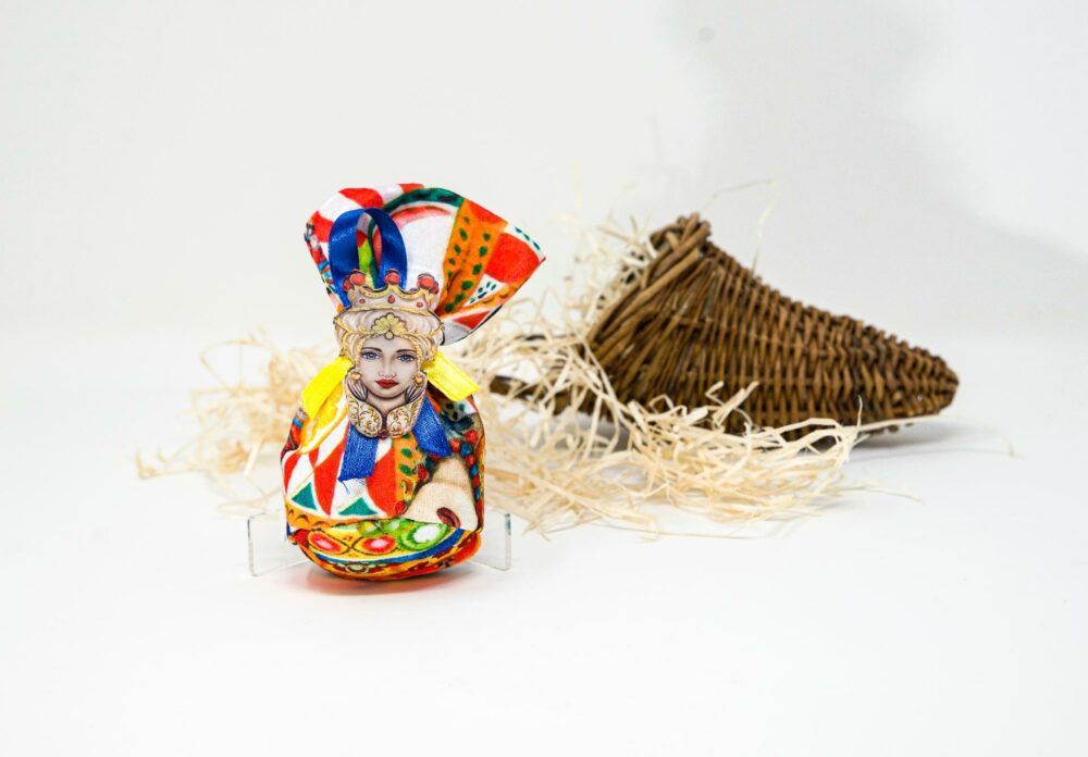 Testa di Moro Donna in Plexiglas in versione accessorio per Bomboniera Regplex Personalizzabile - immagine 3