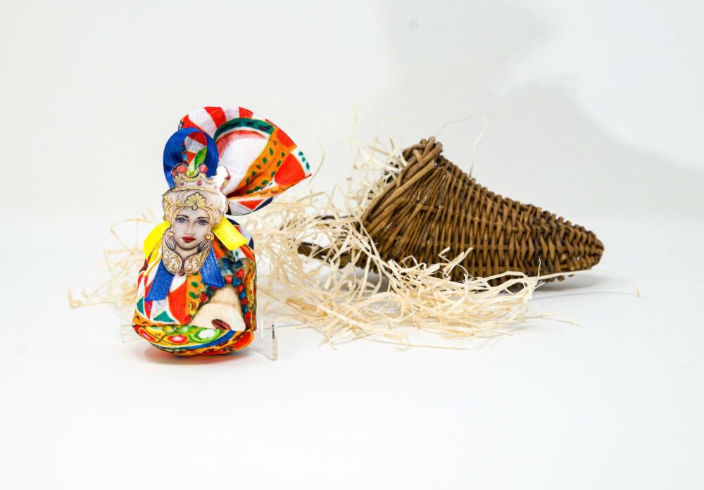 Testa di Moro Donna in Plexiglas in versione accessorio per Bomboniera Regplex Personalizzabile - immagine 5